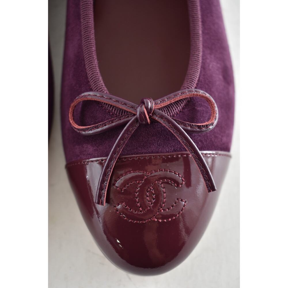 Chanel 26A Burgundy Red Purple Suede Patent CC Logo Ballet Ballerina Flat 39.5 - Picture 12 of 16
